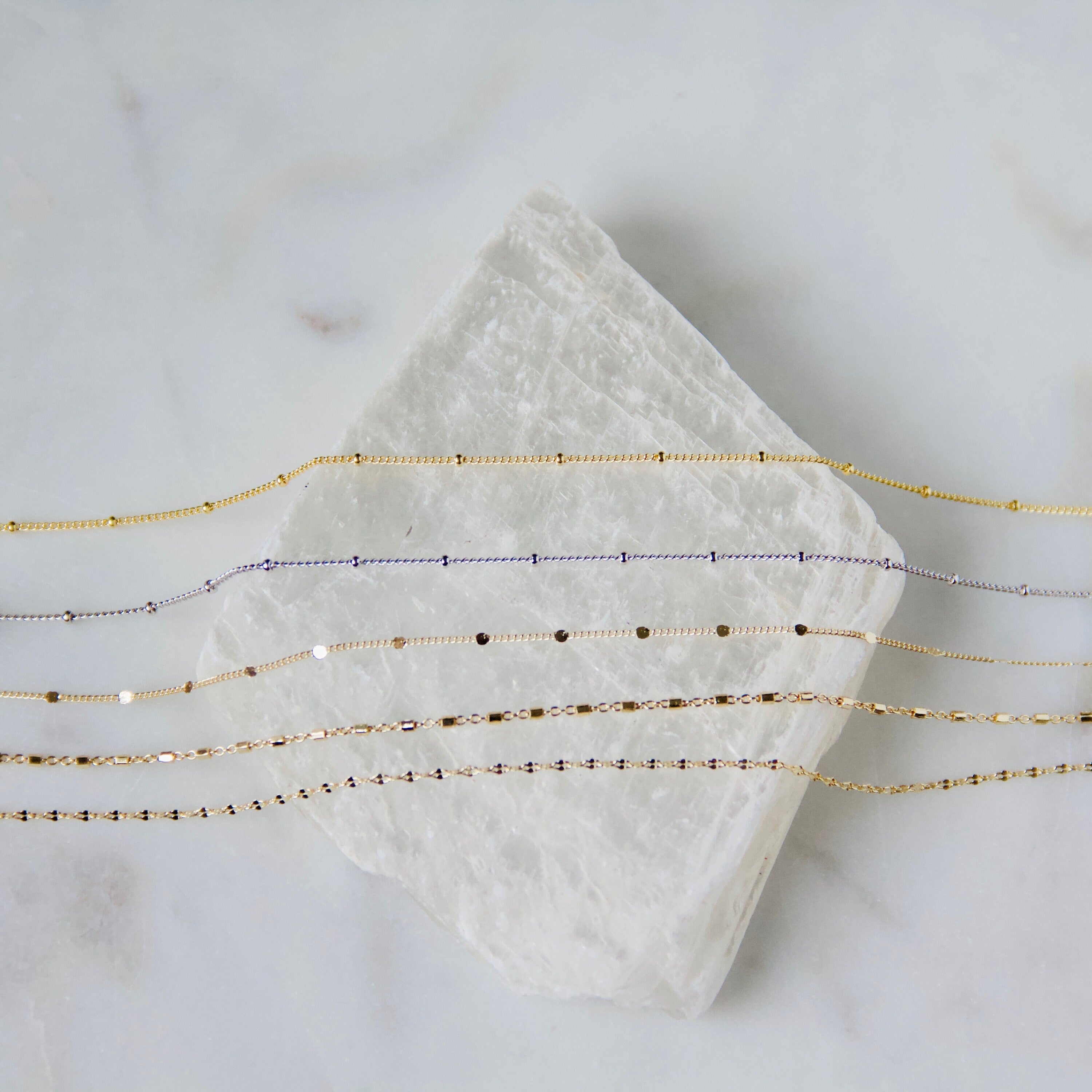 Minimal Chain Necklace